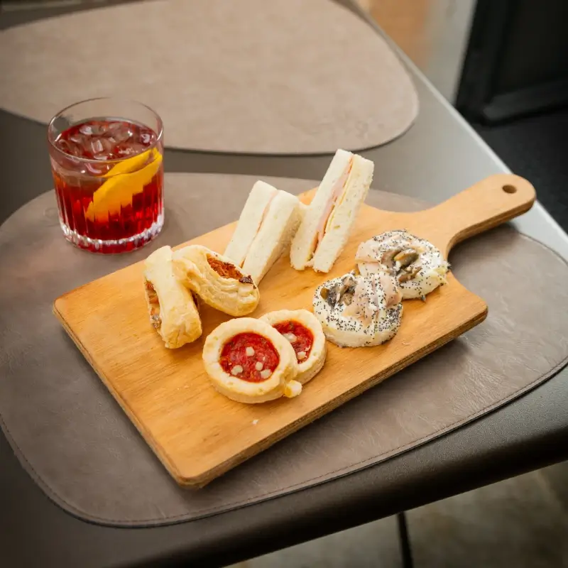 ristorante pizzeria costa siena aperitivo con vista in piazza del campo apericosta 8e