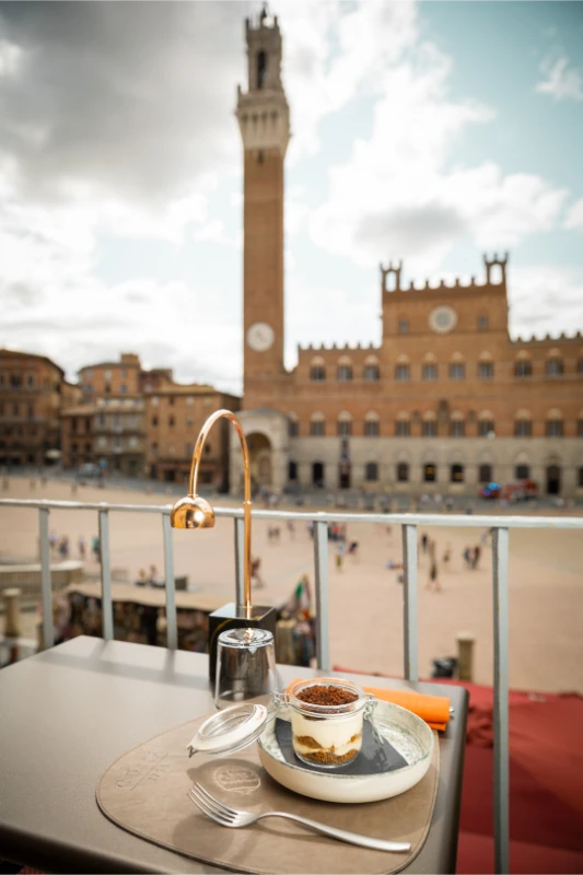 ristorante pizzeria costa siena esperienze terrazza panoramica in piazza del campo